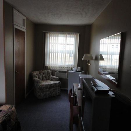 Hipwell'S Motel Fonthill エクステリア 写真