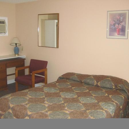 Hipwell'S Motel Fonthill エクステリア 写真