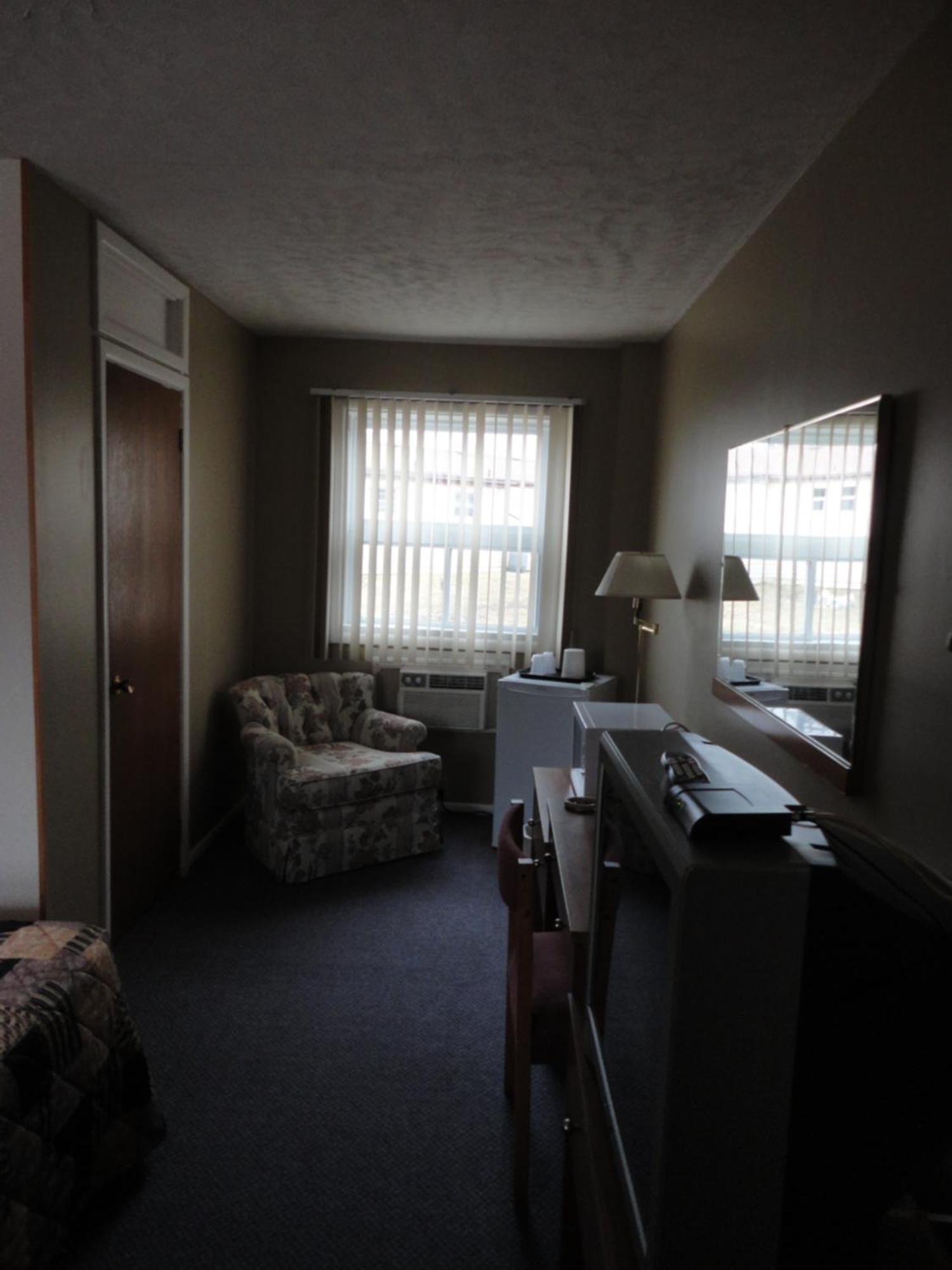 Hipwell'S Motel Fonthill エクステリア 写真