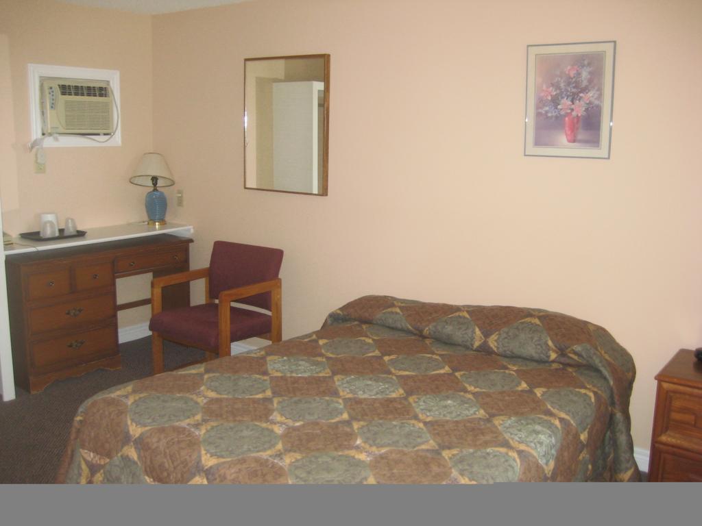 Hipwell'S Motel Fonthill エクステリア 写真