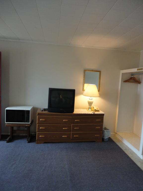 Hipwell'S Motel Fonthill エクステリア 写真