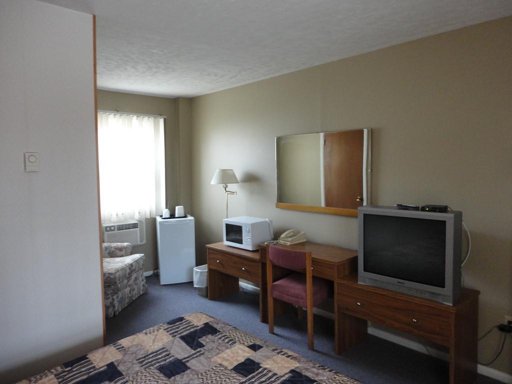 Hipwell'S Motel Fonthill エクステリア 写真