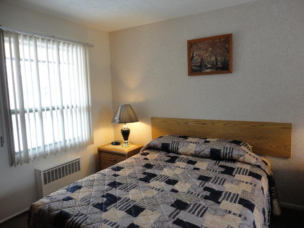 Hipwell'S Motel Fonthill エクステリア 写真