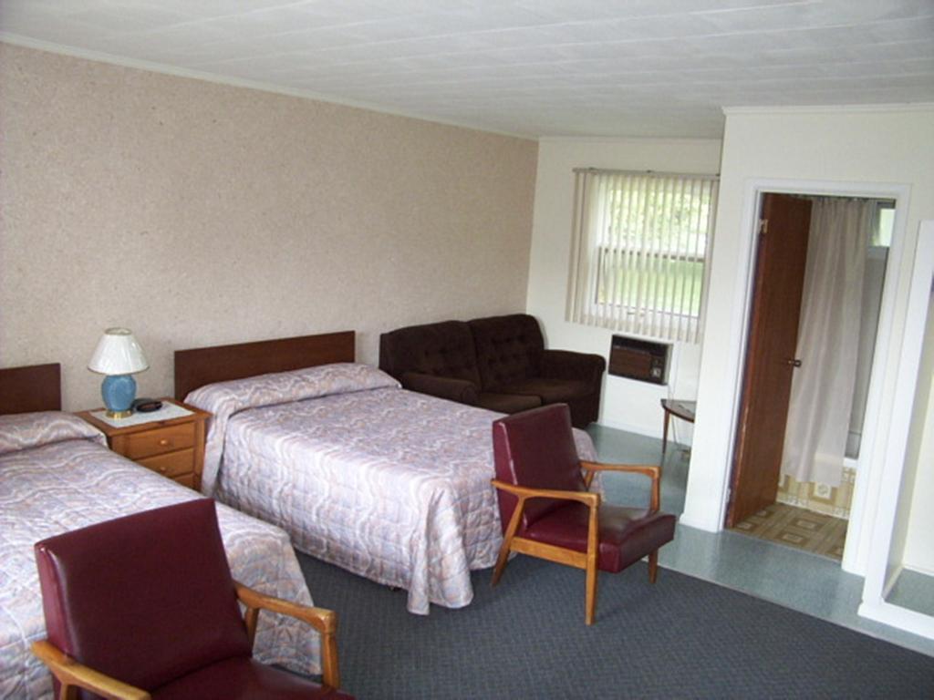 Hipwell'S Motel Fonthill エクステリア 写真